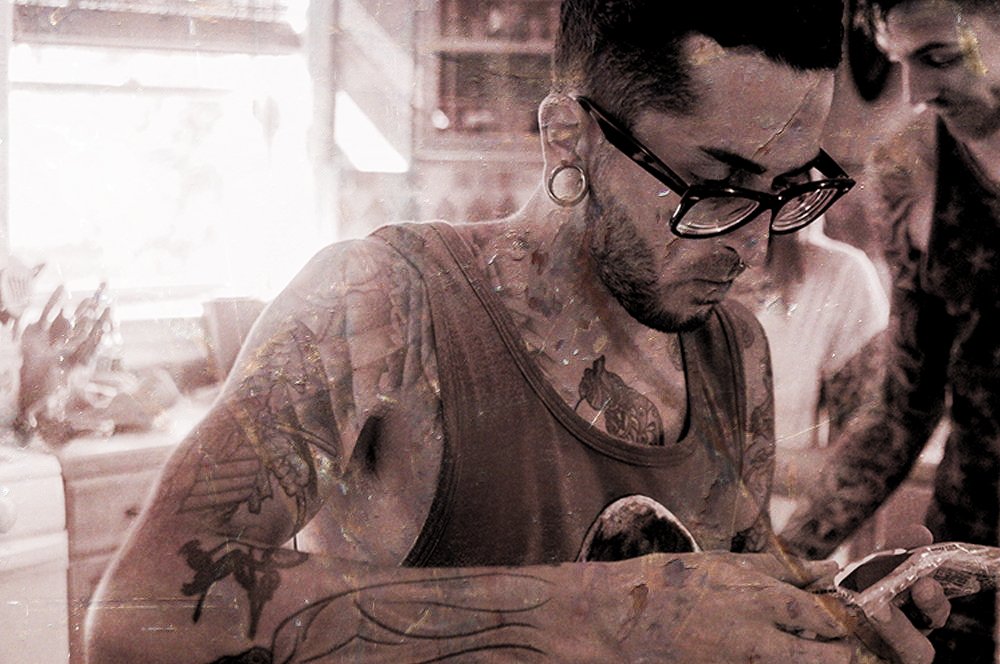 Amateur 'scratcher" tattooist sets up illegally in a kitchen