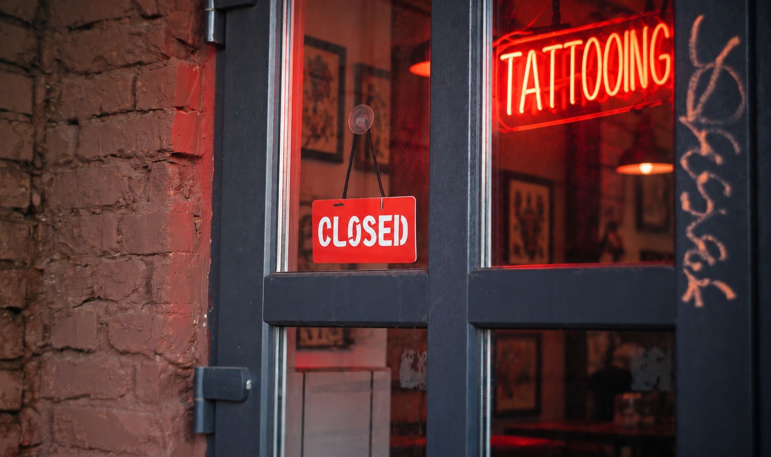 learning to tattoo through self-directed study